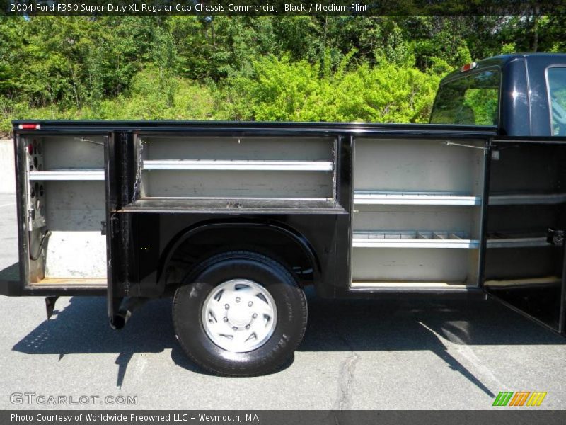 Black / Medium Flint 2004 Ford F350 Super Duty XL Regular Cab Chassis Commercial