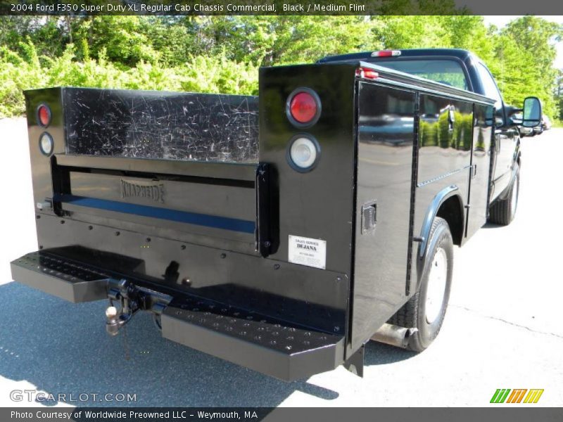 Black / Medium Flint 2004 Ford F350 Super Duty XL Regular Cab Chassis Commercial