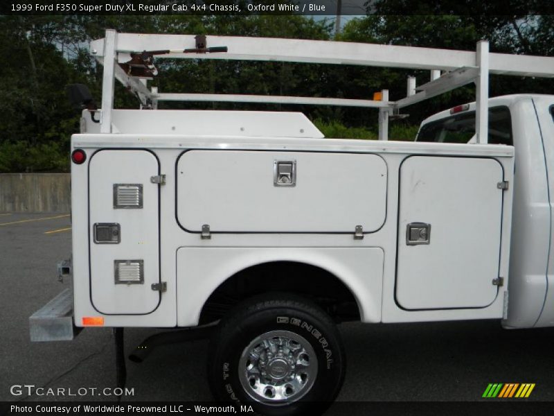Oxford White / Blue 1999 Ford F350 Super Duty XL Regular Cab 4x4 Chassis