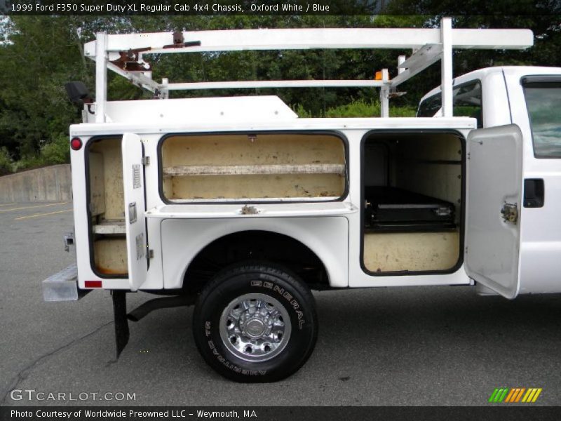 Oxford White / Blue 1999 Ford F350 Super Duty XL Regular Cab 4x4 Chassis