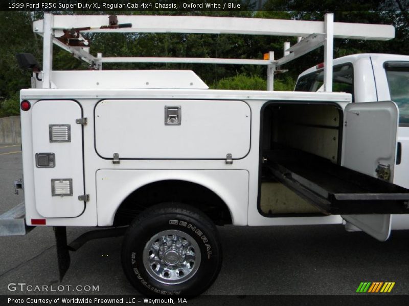 Oxford White / Blue 1999 Ford F350 Super Duty XL Regular Cab 4x4 Chassis