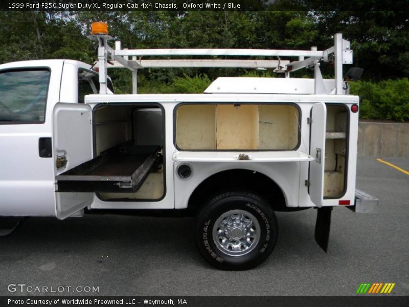 Oxford White / Blue 1999 Ford F350 Super Duty XL Regular Cab 4x4 Chassis
