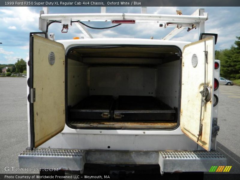 Oxford White / Blue 1999 Ford F350 Super Duty XL Regular Cab 4x4 Chassis