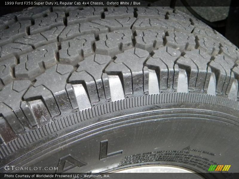 Oxford White / Blue 1999 Ford F350 Super Duty XL Regular Cab 4x4 Chassis