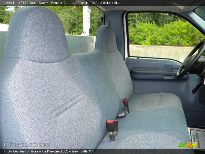 Oxford White / Blue 1999 Ford F350 Super Duty XL Regular Cab 4x4 Chassis