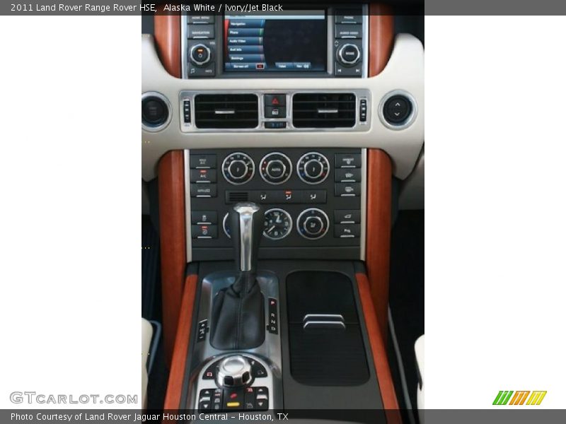 Alaska White / Ivory/Jet Black 2011 Land Rover Range Rover HSE