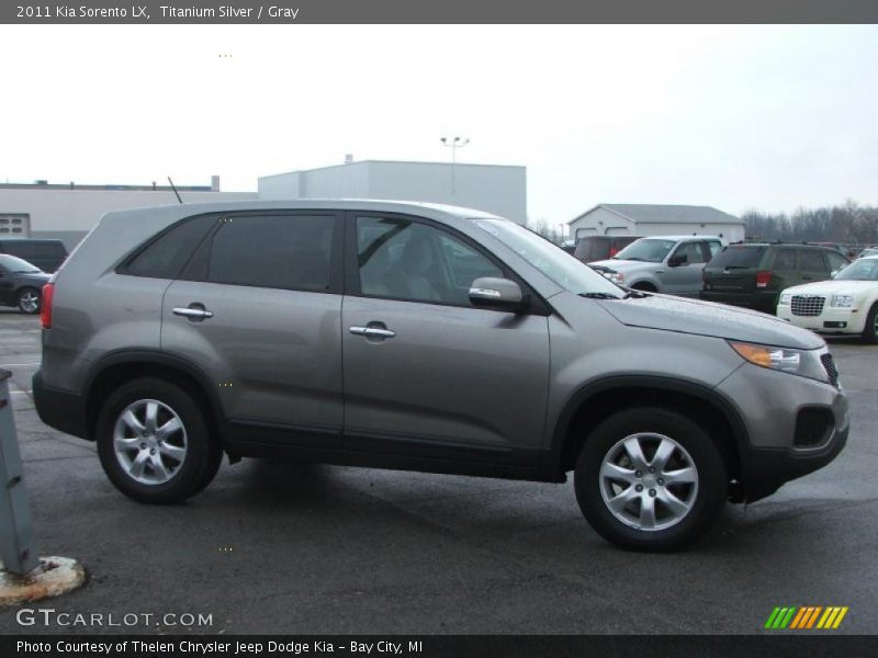 Titanium Silver / Gray 2011 Kia Sorento LX
