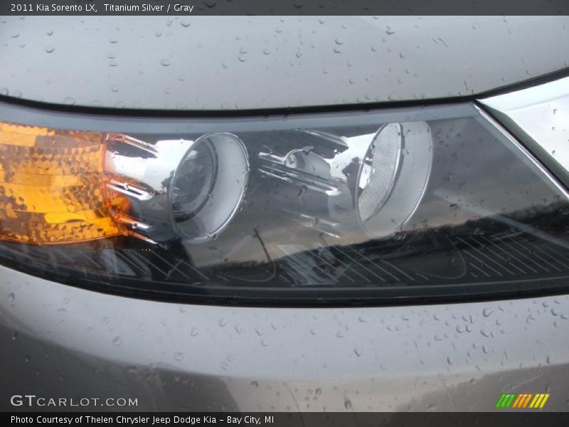 Titanium Silver / Gray 2011 Kia Sorento LX