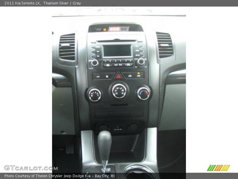 Titanium Silver / Gray 2011 Kia Sorento LX