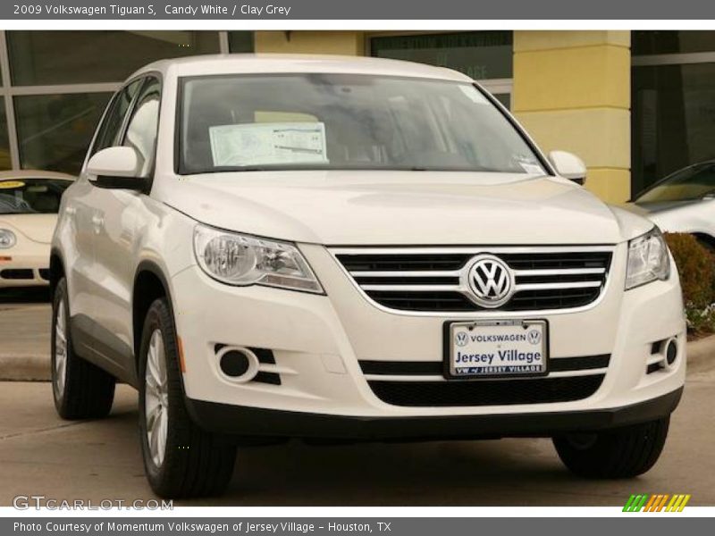 Candy White / Clay Grey 2009 Volkswagen Tiguan S