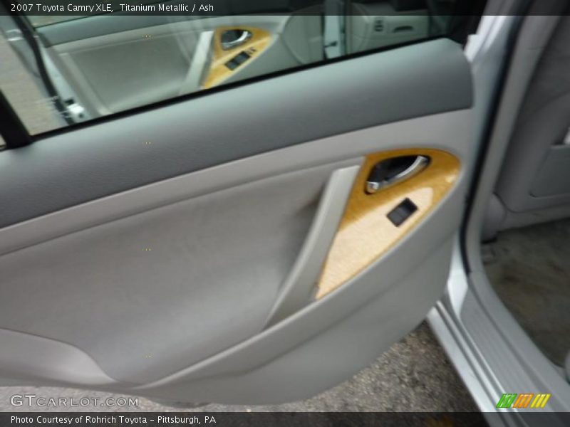 Titanium Metallic / Ash 2007 Toyota Camry XLE