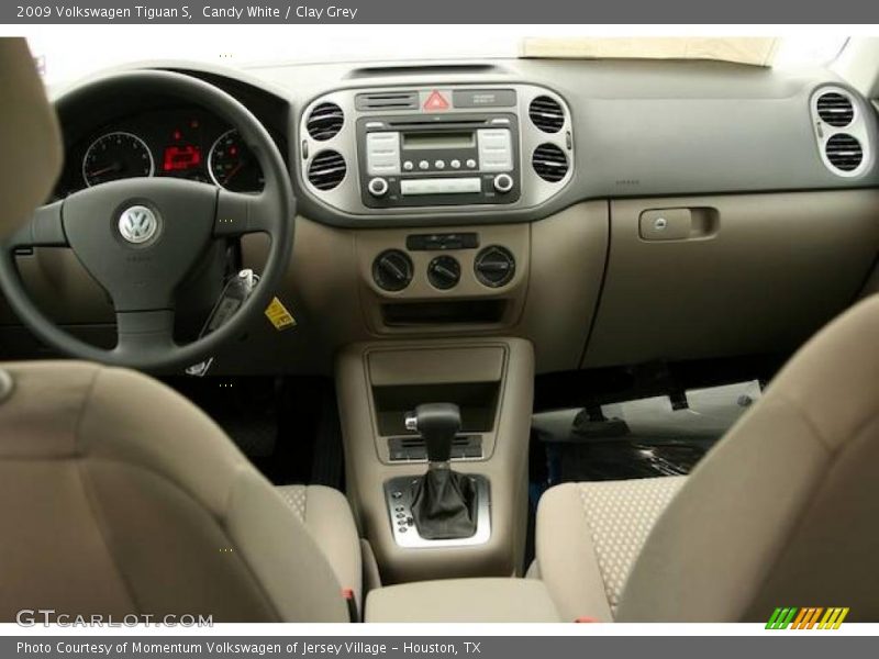Candy White / Clay Grey 2009 Volkswagen Tiguan S