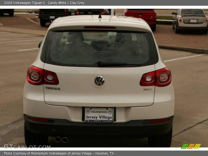 Candy White / Clay Grey 2009 Volkswagen Tiguan S
