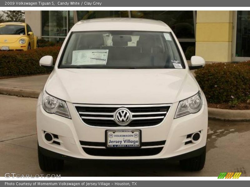 Candy White / Clay Grey 2009 Volkswagen Tiguan S