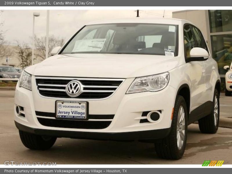 Candy White / Clay Grey 2009 Volkswagen Tiguan S