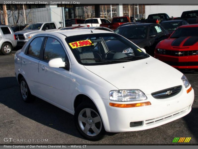 Summit White / Gray 2005 Chevrolet Aveo LS Sedan