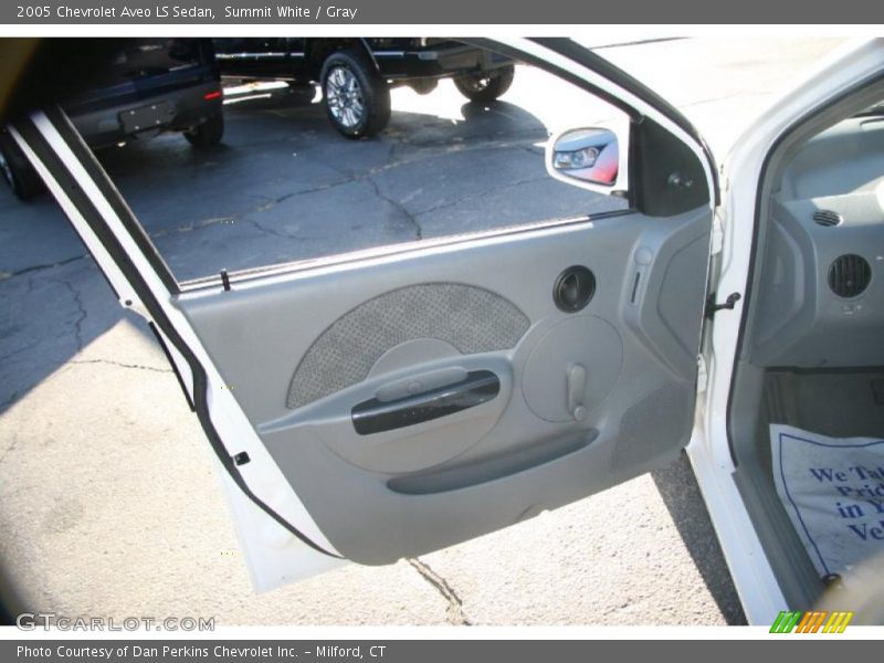 Summit White / Gray 2005 Chevrolet Aveo LS Sedan
