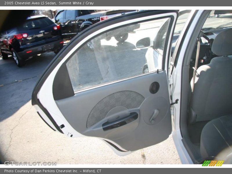 Summit White / Gray 2005 Chevrolet Aveo LS Sedan