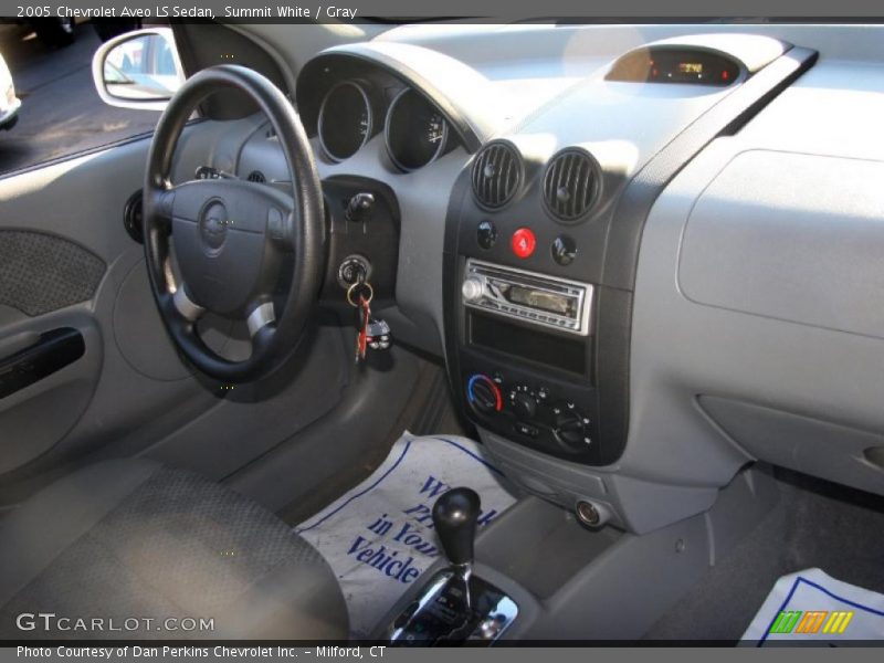 Summit White / Gray 2005 Chevrolet Aveo LS Sedan