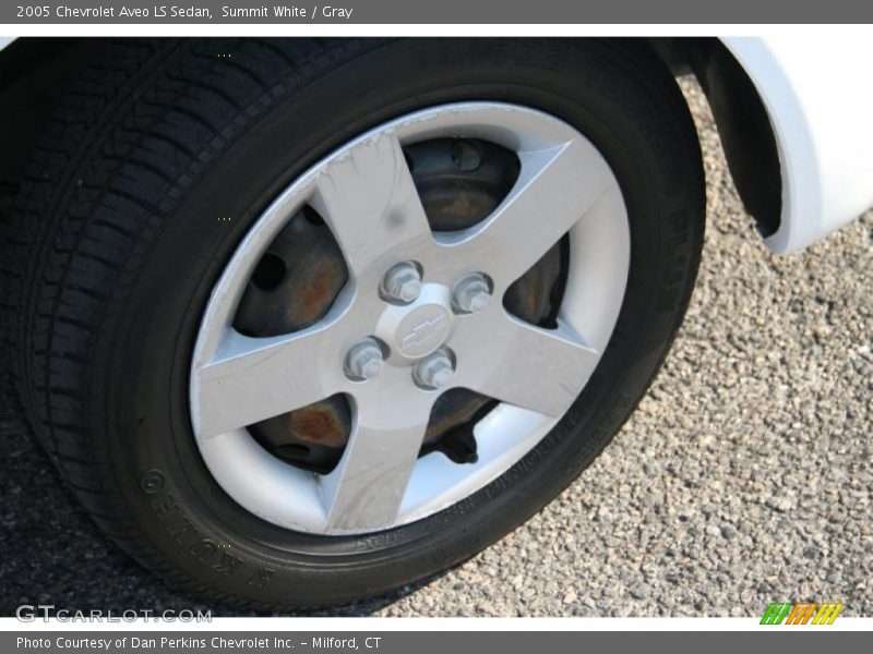 Summit White / Gray 2005 Chevrolet Aveo LS Sedan