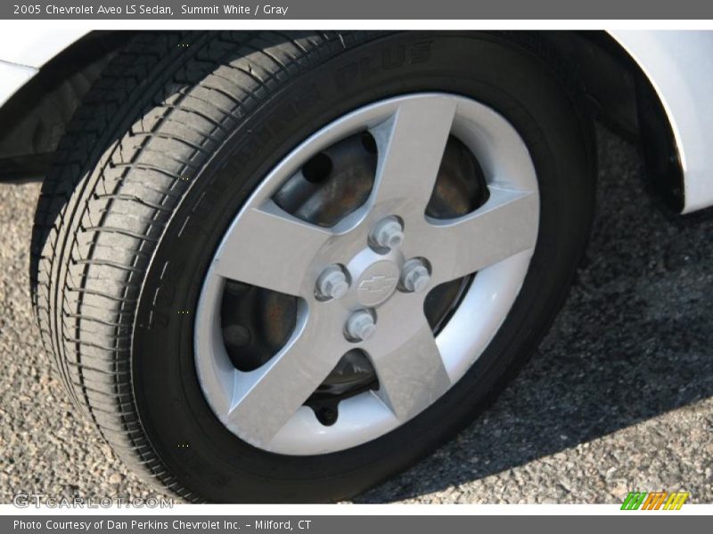 Summit White / Gray 2005 Chevrolet Aveo LS Sedan
