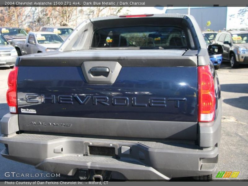 Dark Blue Metallic / Dark Charcoal 2004 Chevrolet Avalanche 1500 Z71 4x4