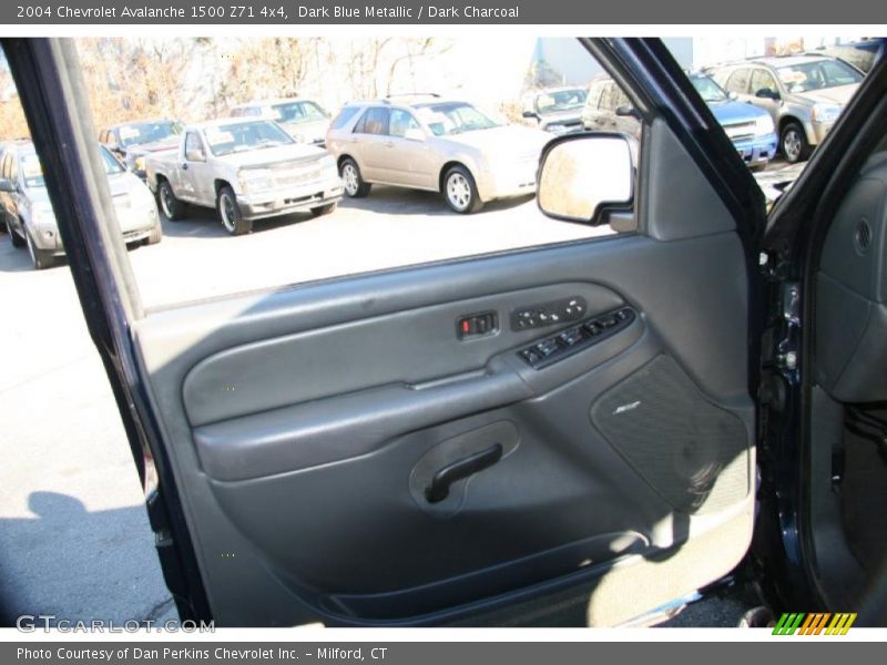 Dark Blue Metallic / Dark Charcoal 2004 Chevrolet Avalanche 1500 Z71 4x4