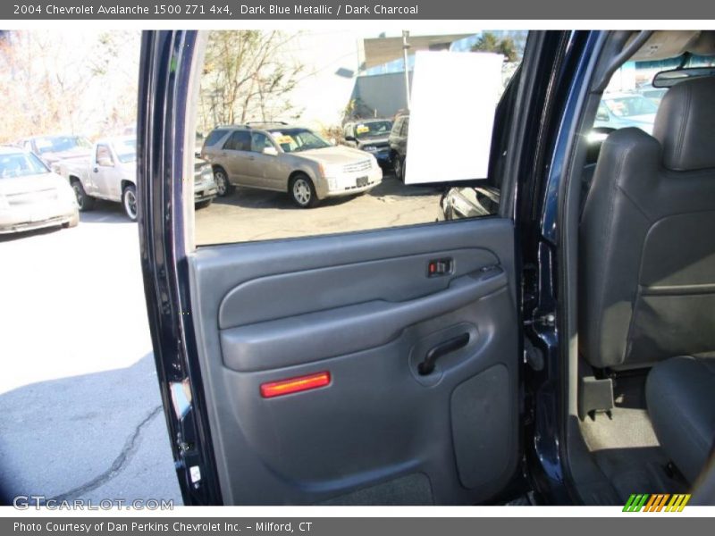 Dark Blue Metallic / Dark Charcoal 2004 Chevrolet Avalanche 1500 Z71 4x4