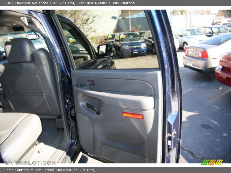 Dark Blue Metallic / Dark Charcoal 2004 Chevrolet Avalanche 1500 Z71 4x4