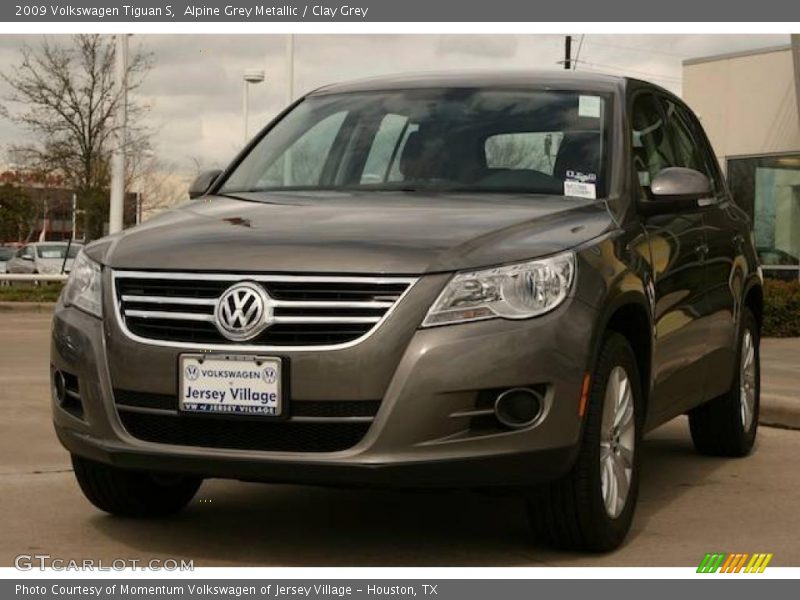 Alpine Grey Metallic / Clay Grey 2009 Volkswagen Tiguan S