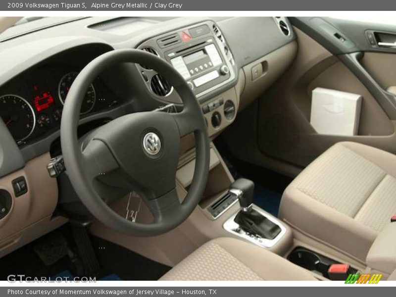 Alpine Grey Metallic / Clay Grey 2009 Volkswagen Tiguan S