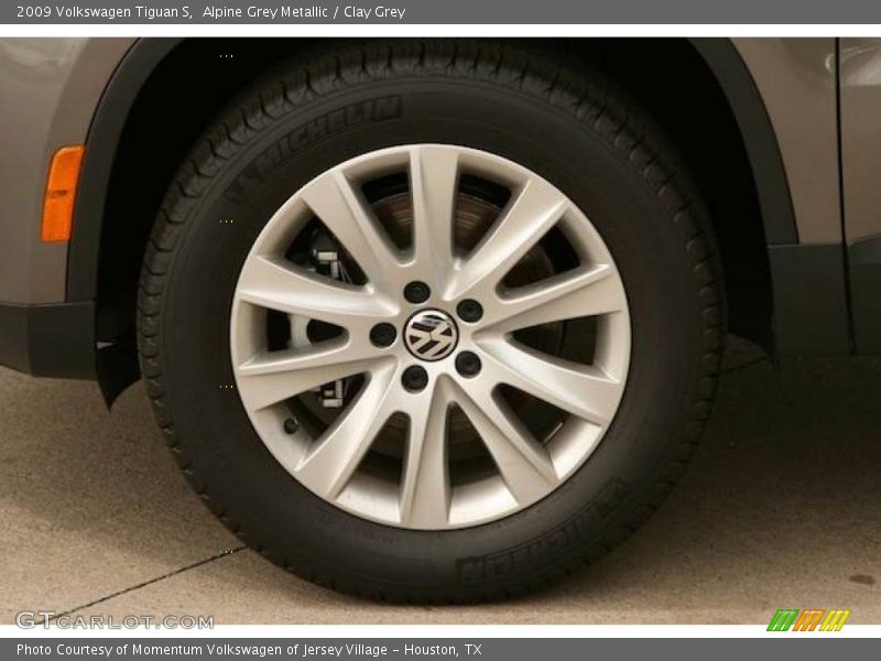 Alpine Grey Metallic / Clay Grey 2009 Volkswagen Tiguan S