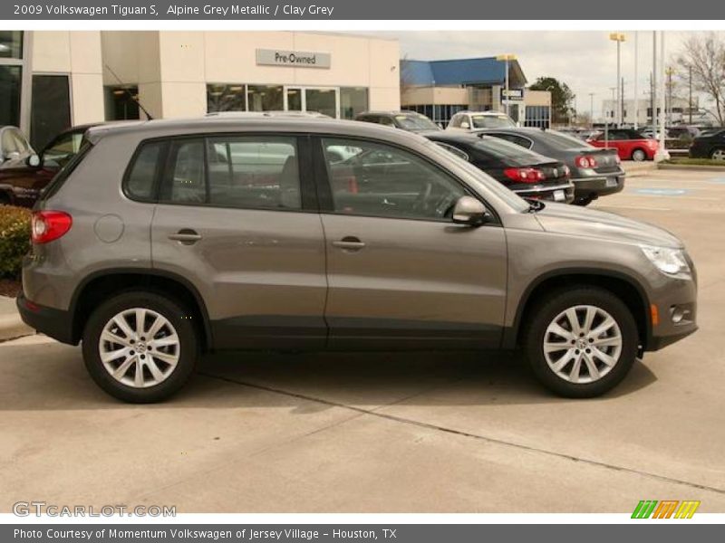 Alpine Grey Metallic / Clay Grey 2009 Volkswagen Tiguan S