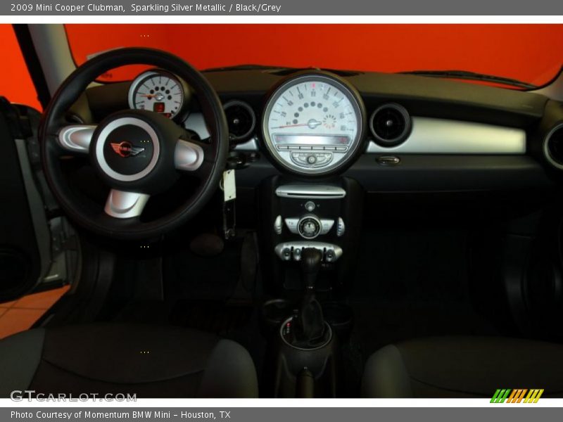 Sparkling Silver Metallic / Black/Grey 2009 Mini Cooper Clubman