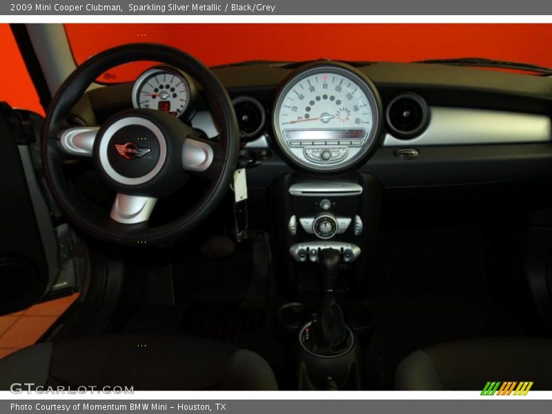 Sparkling Silver Metallic / Black/Grey 2009 Mini Cooper Clubman