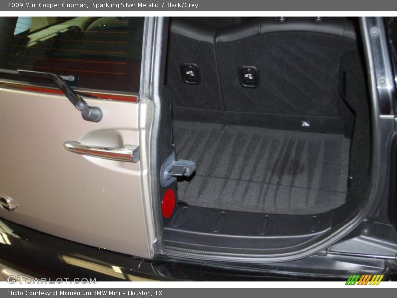 Sparkling Silver Metallic / Black/Grey 2009 Mini Cooper Clubman
