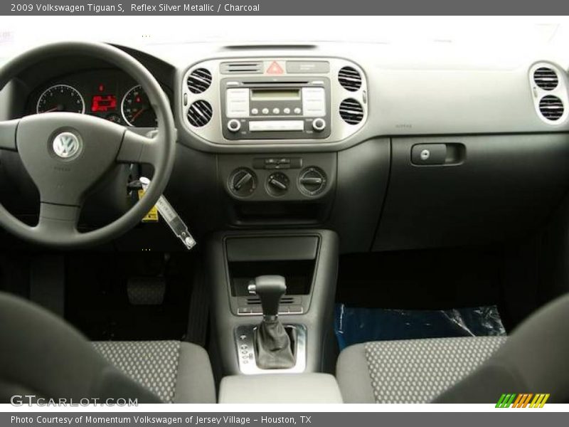 Reflex Silver Metallic / Charcoal 2009 Volkswagen Tiguan S