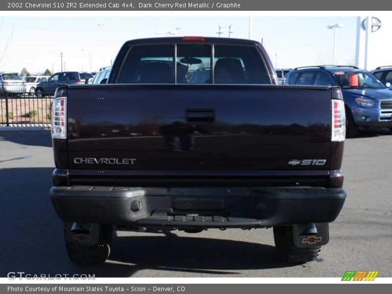 Dark Cherry Red Metallic / Graphite 2002 Chevrolet S10 ZR2 Extended Cab 4x4