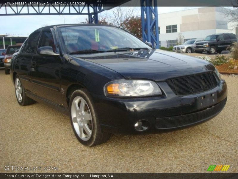 Front 3/4 View of 2006 Sentra SE-R