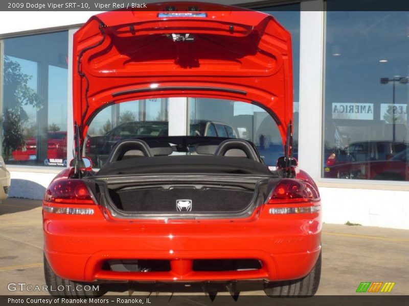  2009 Viper SRT-10 Trunk