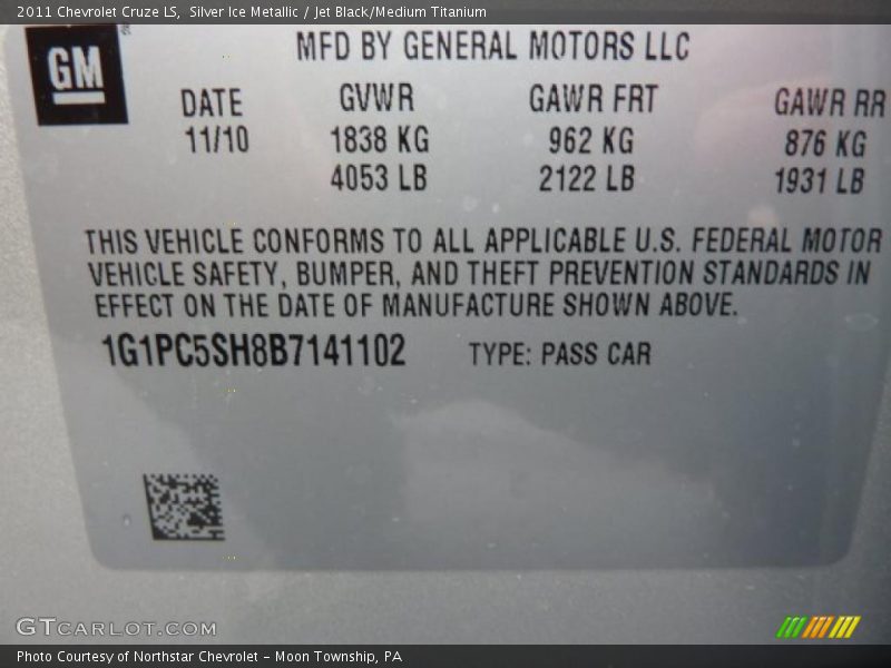 Silver Ice Metallic / Jet Black/Medium Titanium 2011 Chevrolet Cruze LS
