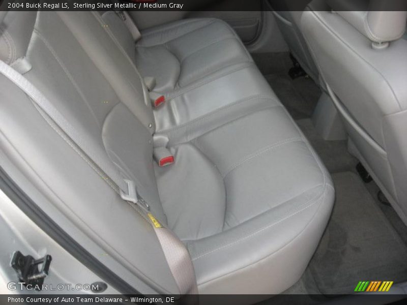 Sterling Silver Metallic / Medium Gray 2004 Buick Regal LS