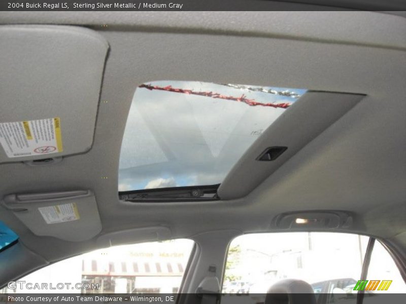 Sterling Silver Metallic / Medium Gray 2004 Buick Regal LS