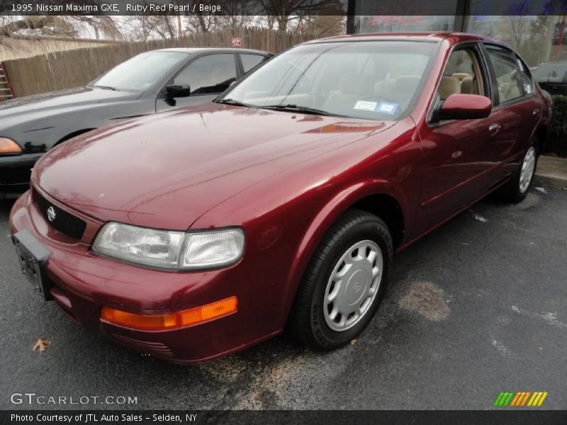 Ruby Red Pearl / Beige 1995 Nissan Maxima GXE