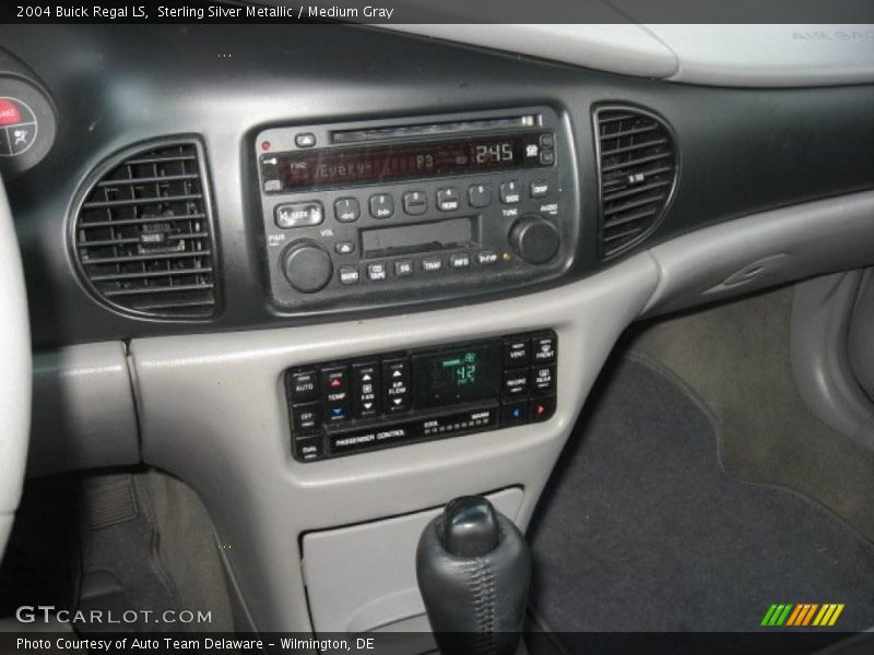 Sterling Silver Metallic / Medium Gray 2004 Buick Regal LS