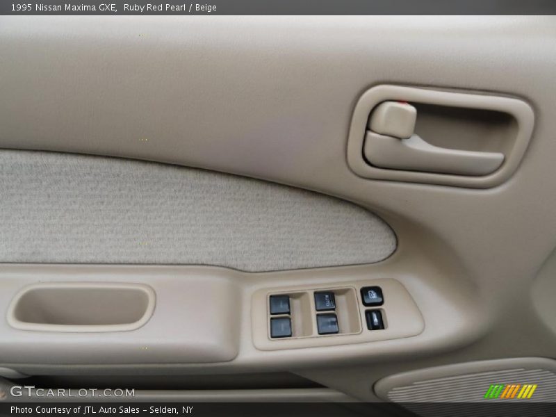 Ruby Red Pearl / Beige 1995 Nissan Maxima GXE