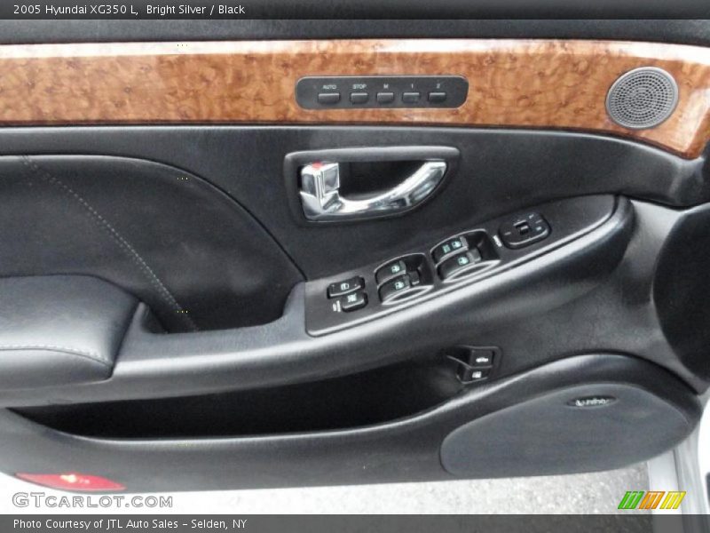 Bright Silver / Black 2005 Hyundai XG350 L