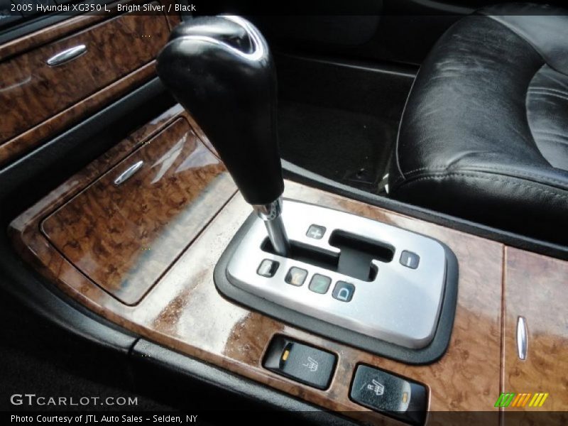 Bright Silver / Black 2005 Hyundai XG350 L