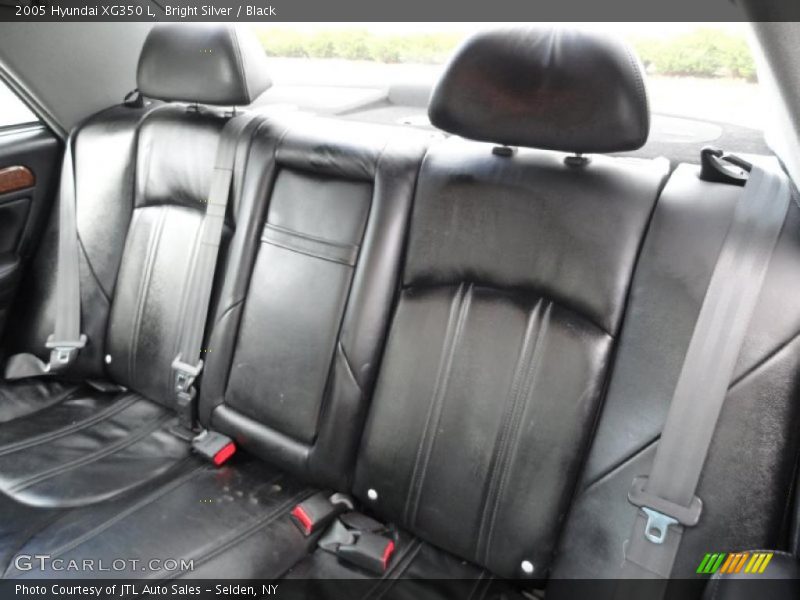 Bright Silver / Black 2005 Hyundai XG350 L