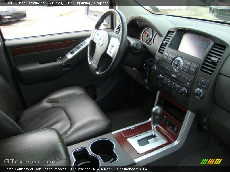  2008 Pathfinder LE V8 4x4 Graphite Interior